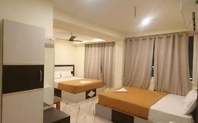 Srirathna Temple View Inn